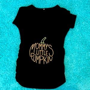 Perfect fall maternity shirt